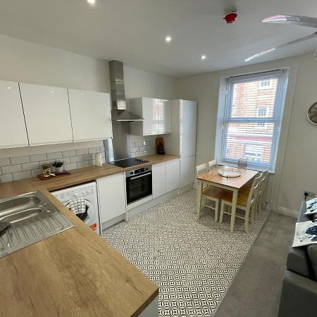 Apartment #2 - At 12 Story St Kingston upon Hull Extérieur photo